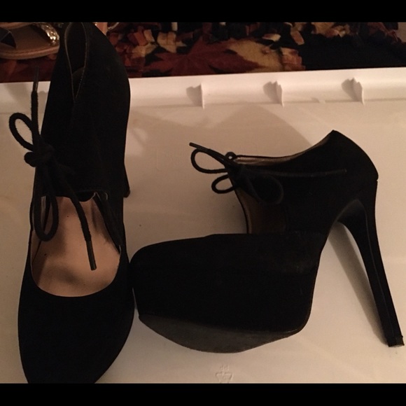 Charlotte Russe Black Suede High Heel Shoe, Size 7 - Picture 1 of 3
